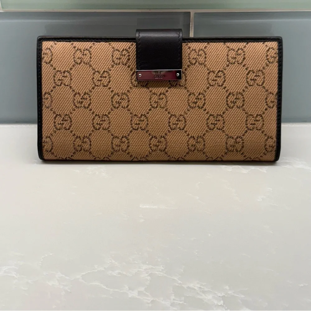 🔥GUARANTEED AUTHENTIC LIKE NEWGucci Tan and Brown  Monogram Wallet🔥